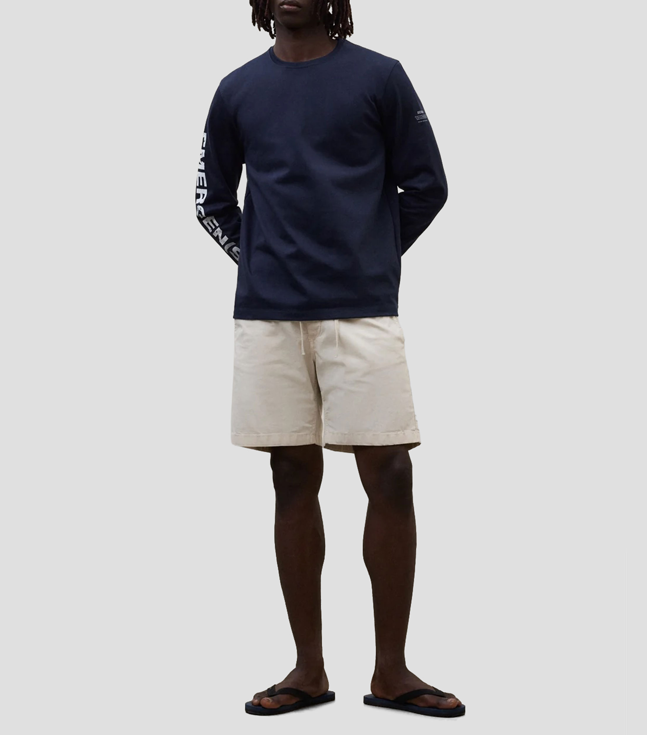 Playera cuello redondo manga larga estampada Hombre